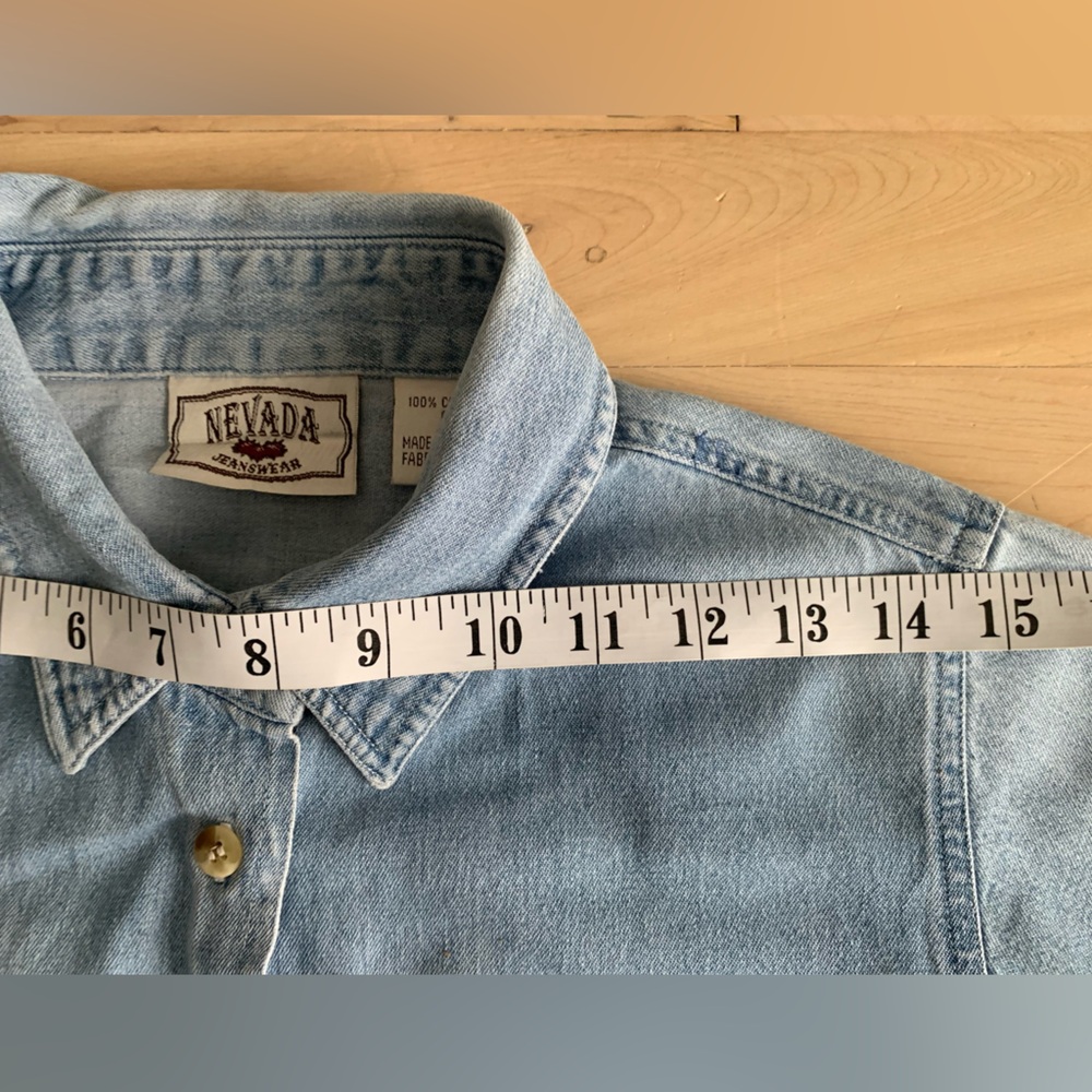 VINTAGE - Nevada Denim Button-Up Shirt | Light Wash Cotton | 90s Minimalist - Picture 5 of 11